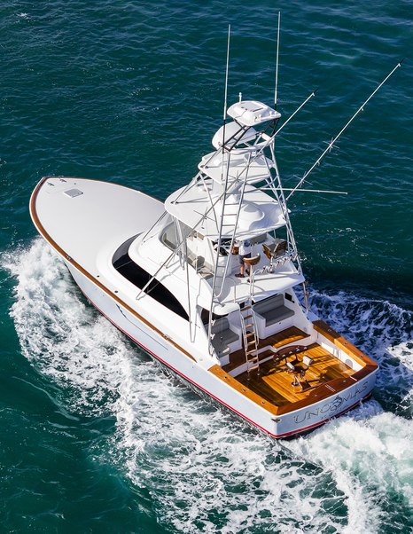 Viking 50BF underway stern view 
