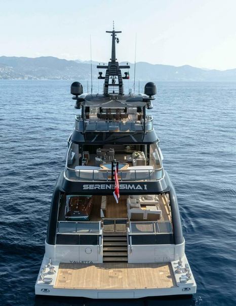 Superyacht Serenissima I aft decks at anchor