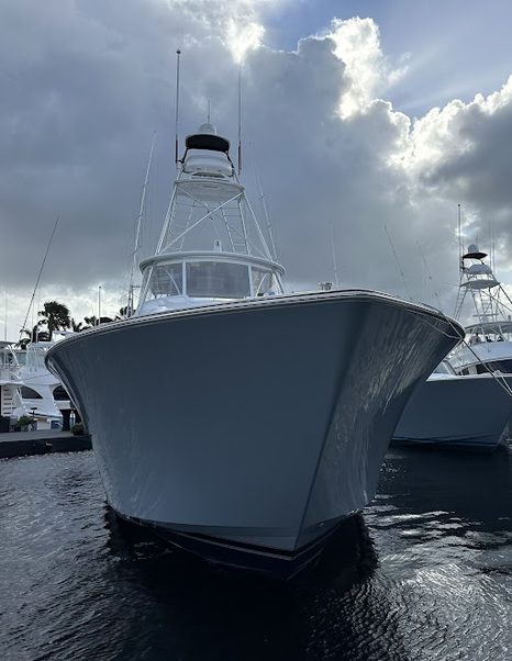 Viking 82's bow 