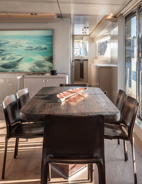 Numarine 27XP Explorer Yacht Maske main saloon dining area 