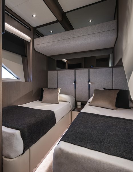 Ferretti 720 guest cabin with twin beds 