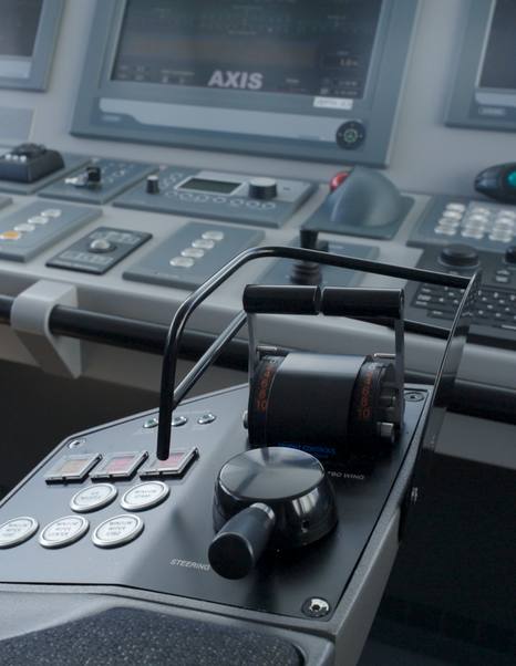 Damen-YS5009-motor-yacht-Axis-bridge-helm-detail