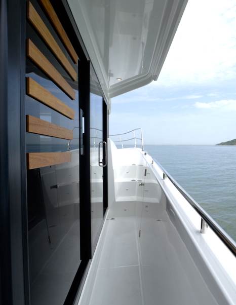 Wide starboard side deck on the Beneteau Swift Trawler 37 Fly