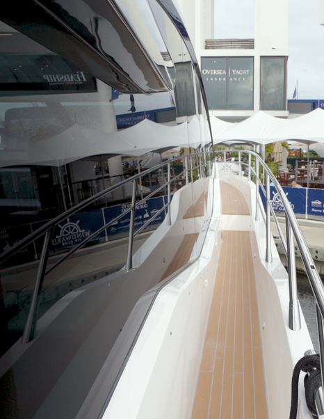 Sunseeker-Predator-75-side-deck