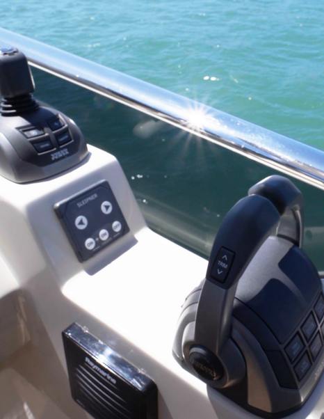 Absolute-47-FLY-Review-throttle-and-joystick