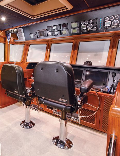 Nordhavn-63-helm-seats