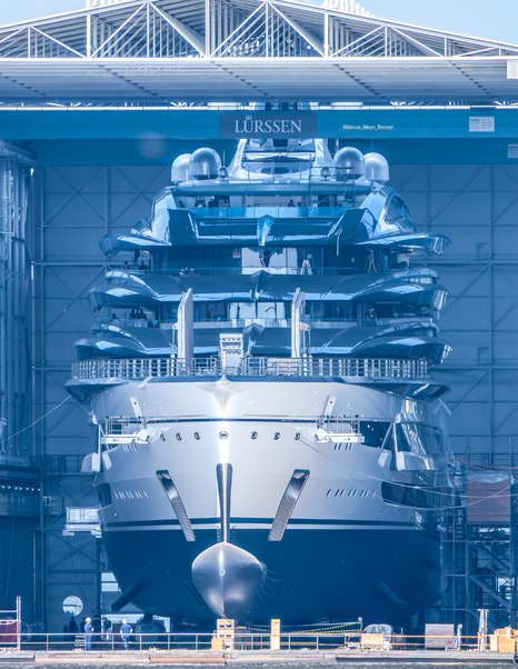 Superyacht Deep Blue in Lürssen shed door down