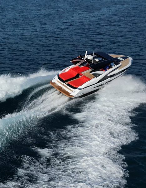 Dominator-Midi-Ilumen-M35-running-wake