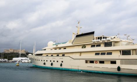 Custom Benetti Nabila