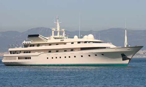 Custom Benetti Nabila