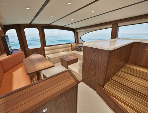 Hatteras 77 Sportfish Boat