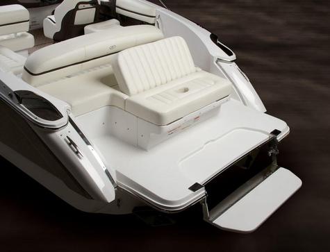 Cobalt R3 Rear Cobalt R3 Boat (2017 - 2022)