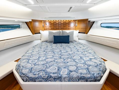 Tiara 43LE Yacht