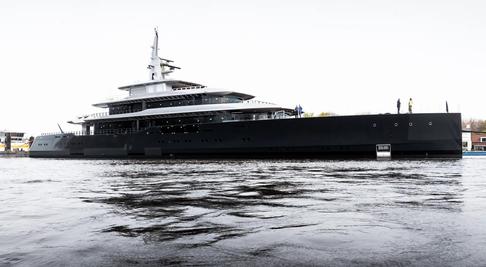 WATCH: 80m Feadship Superyacht Thalassa (Project 826) Launched with Sailing-Inspired Design