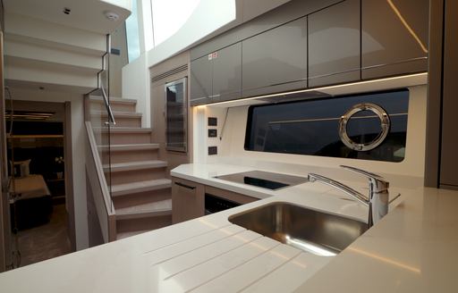 Sunseeker-Predator-75-galley