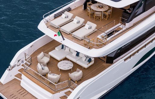 Ferretti-Infynito-90-aft-overhead-view