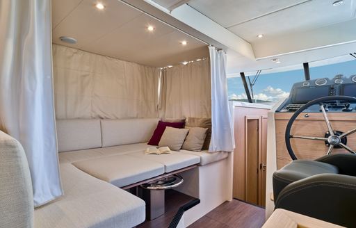 Beneteau Swift Trawler 48 interior 