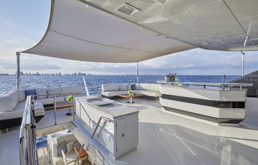 Ocean Alexander 90R upper deck