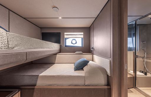 Ferretti-Infynito-90-twin-bunk-cabin