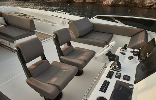 Prestige 680 exterior