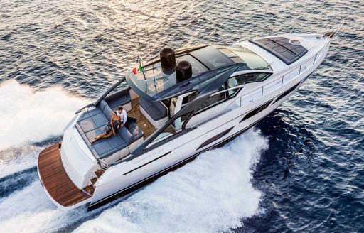 sports yacht Pershing 5X running shot