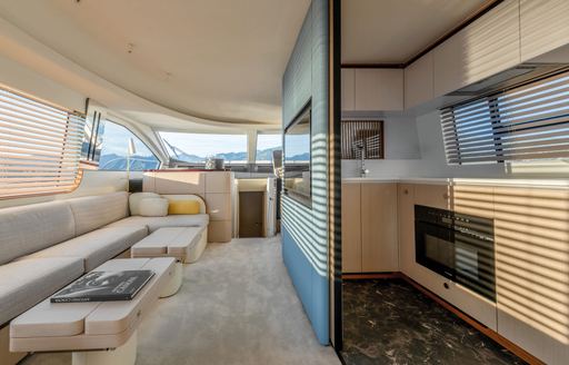 Azimut 68 galley