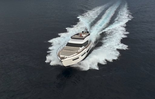 Ferretti-580-running