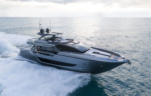 Riva 82 DIVA running shot