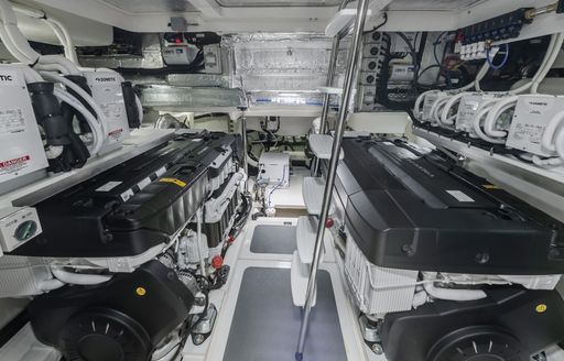 Riviera-58-Sports-Motor-Yacht-engineroom