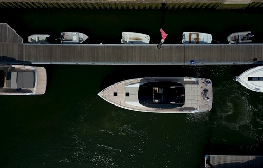 Pardo-GT52-marina-overhead-mooring