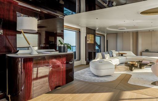 azimut grande trideck, salon