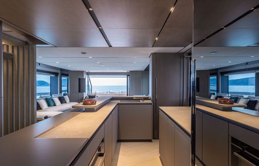 Ferretti-Infynito-90-galley