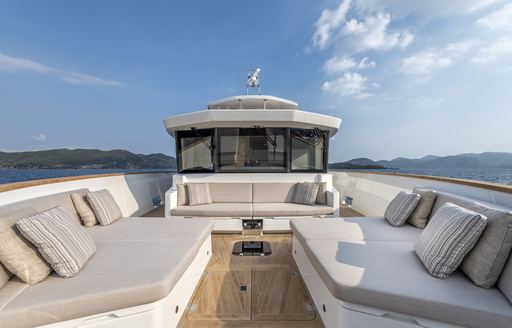 The exterior lounge on board superyacht Numarine 26XP 