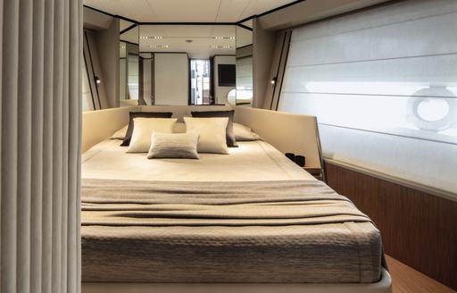 ferretti 720 cabins