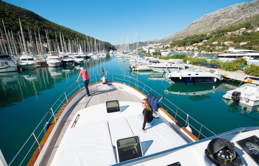 entering harbour in daylight hours