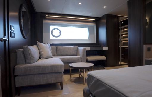 Sunseeker-88-Yacht-owner-cabin-bureau