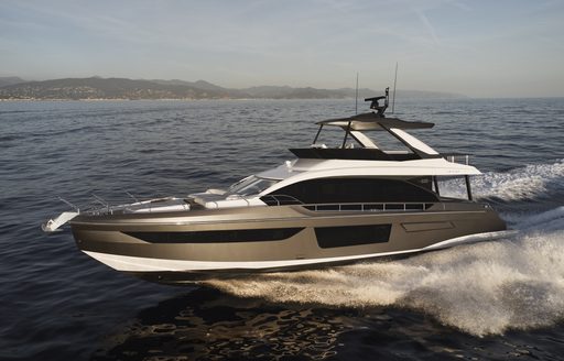 Azimut Fly 68 port side running shot