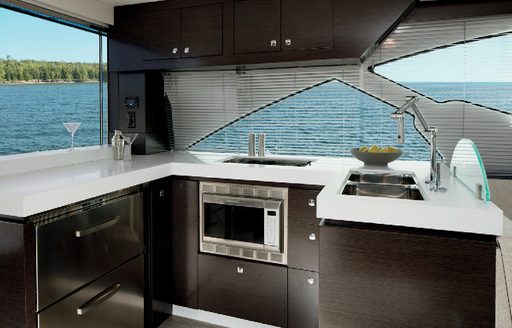 Cruisers 60 fly galley