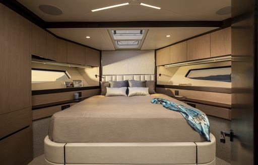 Sunseeker Manhattan 55 design, 55 Manhattan cabin