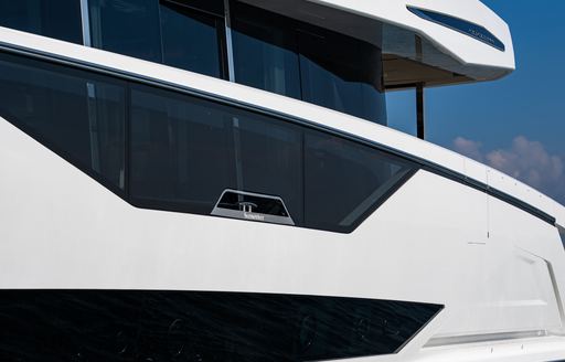 Sunseeker 90 deck