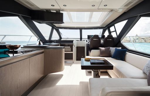 Azimut S6 sports yacht interior 