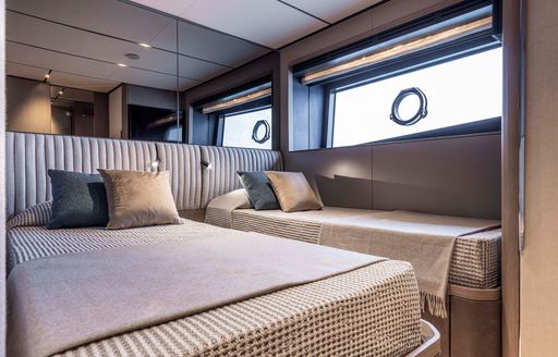 Ferretti-Infynito-90-twin-cabin