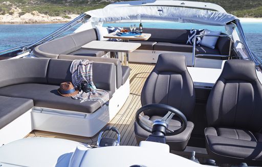 60ft princes flybridge seating areas