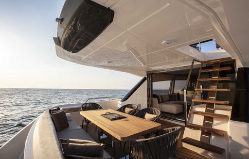 ferretti 720 decks