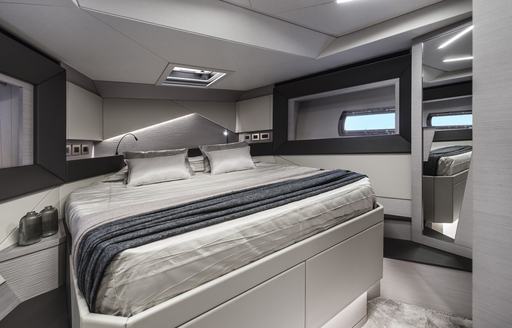 The 7X can trade its crew cabin for increased space and furniture in the galley