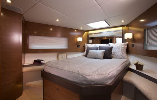 Cruisers 46 Cantius cabin