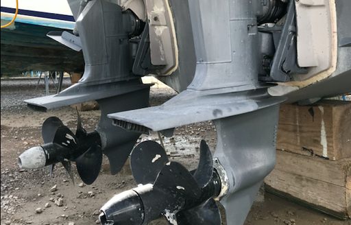 Sterndrive engine propellers