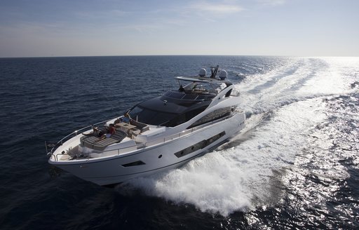 flybridge yacht sunseeker 86 running shot