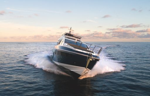 Azimut S7 sportsbridge Yacht running shot