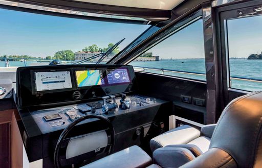 Ferretti 670 interior